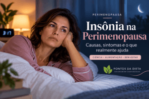 Insônia na perimenopausa: mulher acordada durante a noite com dificuldade para dormir